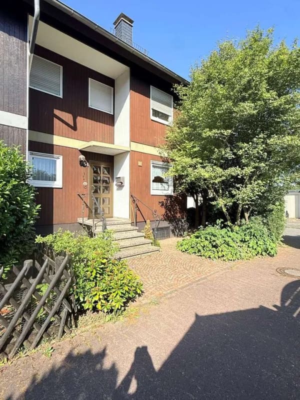 Immobilie in Hattersheim - Platzwunder für die ganze Familie – Reihenendhaus mit Anbau, Terrasse, Balkon, Dachloggia und Garage - Bild 2