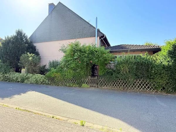 Immobilie in Hattersheim - Platzwunder für die ganze Familie – Reihenendhaus mit Anbau, Terrasse, Balkon, Dachloggia und Garage - Bild 3