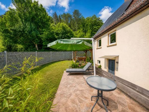 Immobilie in Blaubeuren - Charmantes Einfamilienhaus in naturnaher Lage – modernisiert, hell und mit schönem Ausblick - Bild 4