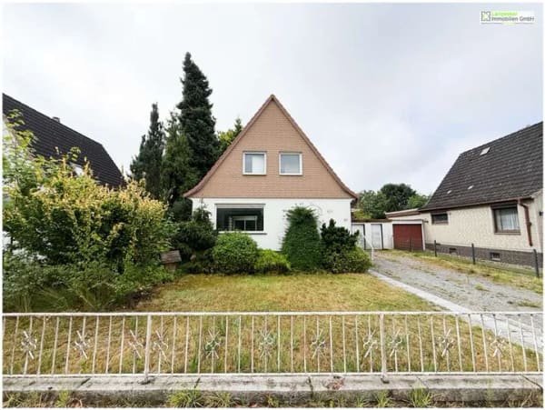 Immobilie in Prisdorf - Modernisierungsbedürftiges Haus mit viel Garten und Nutzfläche - Bild 1