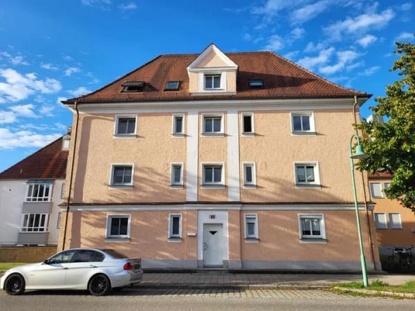 Immobilie in Burghausen - Attraktive Kapitalanlage in Burghausen | 2-Zimmer-Wohnung mit Balkon und TG | Provisionsfrei - Bild 0