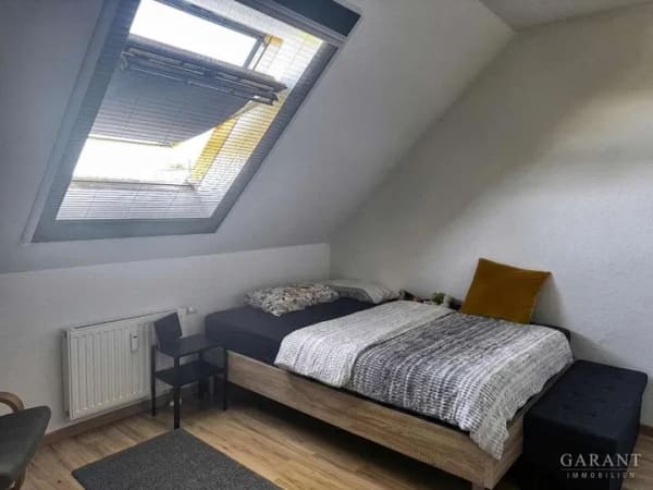 Immobilie in Baiersdorf - 3 Zimmer-Dachgeschosswohnung in Baiersdorf - Stellplatz, Balkon, Dachboden und Renditechance - Bild 4
