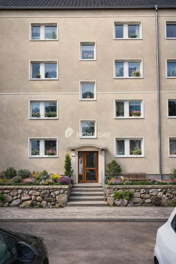 Immobilie in Ferdinandshof - Kompakte Zwei-Zimmer-Wohnung mit Balkon in ruhigem Mehrfamilienhaus - Bild 0