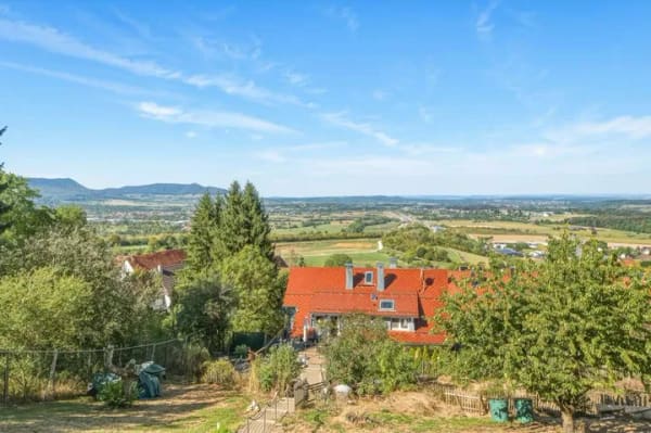 Immobilie in Aichelberg - Großzügiges Dreifamilienhaus mit außergewöhnlich großem Grundstück in Aichelberg - Bild 1