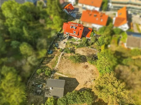 Immobilie in Aichelberg - Großzügiges Dreifamilienhaus mit außergewöhnlich großem Grundstück in Aichelberg - Bild 2