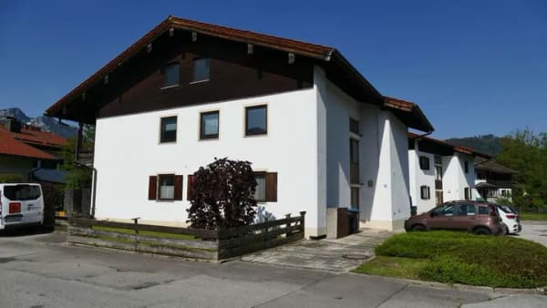 Immobilie in Inzell - Zur Kapitalanlage! Inzell - zentrale, helle 1-Zimmer-Dachgeschoßwohnung - provisionsfrei! - Bild 0