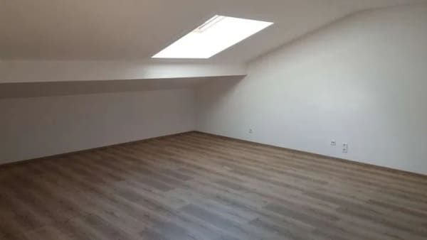 Immobilie in Inzell - Zur Kapitalanlage! Inzell - zentrale, helle 1-Zimmer-Dachgeschoßwohnung - provisionsfrei! - Bild 1
