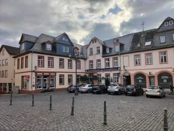 Immobilie in Weilburg - Restaurant, Hotel, Wohnung: historische Immobilie direkt am Schloss Weilburg ( Mietkauf möglich ) - Bild 0