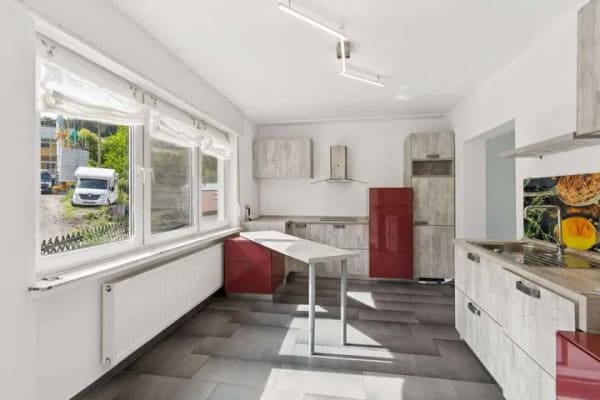 Immobilie in Ahrbrück - Immobilienverkauf mit Weitblick - gepflegtes Zweifamilienhaus mit moderner Energietechnik - Bild 3