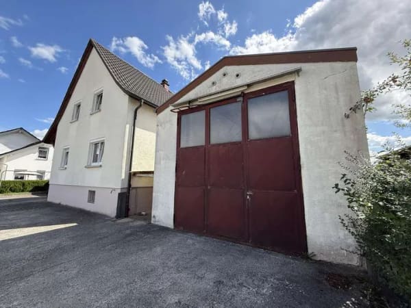 Immobilie in Altshausen - Charmantes Einfamilienhaus mit großem Grundstück, Garage und LKW-Garage - Bild 1