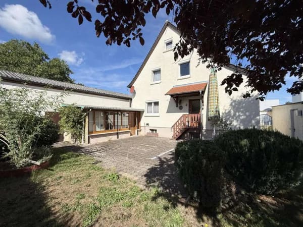 Immobilie in Altshausen - Charmantes Einfamilienhaus mit großem Grundstück, Garage und LKW-Garage - Bild 4