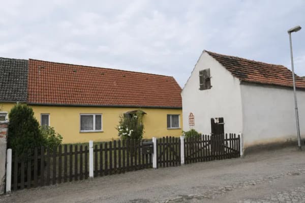 Immobilie in Genthin - Charmante Doppelhaushälfte mit großem Grundstück in ruhiger Lage von Genthin - Bild 0