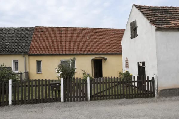 Immobilie in Genthin - Charmante Doppelhaushälfte mit großem Grundstück in ruhiger Lage von Genthin - Bild 1