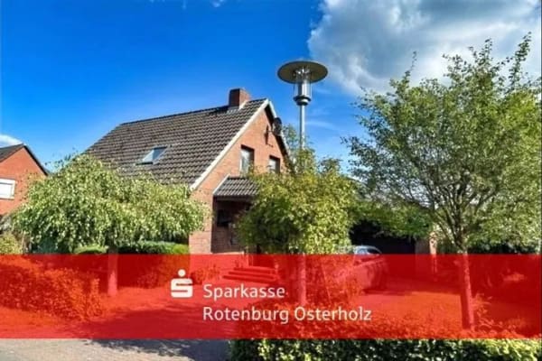 Immobilie in Ebersdorf - Ebersdorf sucht junge Familie! Gepflegtes Haus mit schönem Garten. - Bild 0