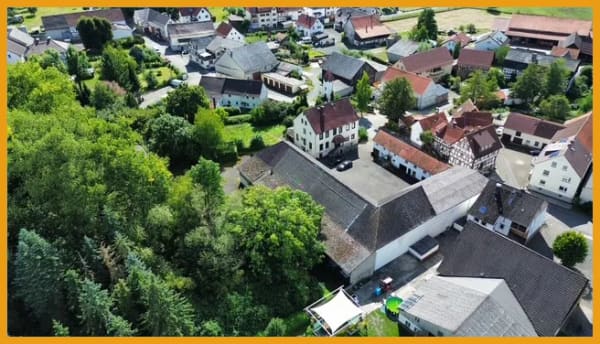 Immobilie in Alsfeld - VIER-SEITEN-HOF MIT KLEINEM WALD! 
KEINE KÄUFERPROVISION - Bild 2