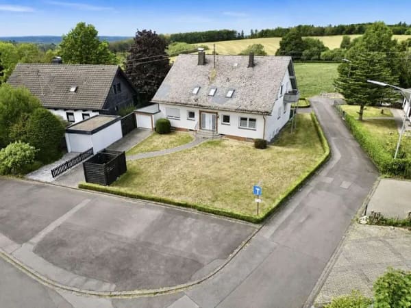 Immobilie in Gebhardshain - **Attraktive Immobilie für Kapitalanleger und Familien in bevorzugter Lage von Gebhardshain** - Bild 1