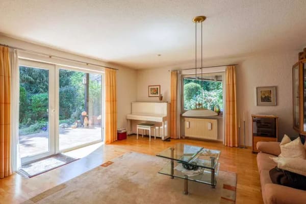 Immobilie in Wettstetten - Viel Platz zum Wohlfühlen – gepflegte Doppelhaushälfte mit schönem Garten, Terrasse und Garage - Bild 4
