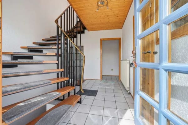 Immobilie in Bellheim - Großzügiges Einfamilienhaus mit viel Platz, Garten und Garage in ruhiger Lage von Bellheim - Bild 1