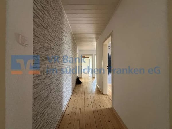 Immobilie in Heilsbronn - Einfamilienhaus mit Wintergarten und viel Gestaltungspotenzial - Bild 1