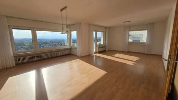 Immobilie in Vallendar - Großzügige Eigentumswohnung mit Einfamilienhauscharakter, 4-ZKB,Garage und Balkon mit Panoramablick - Bild 1
