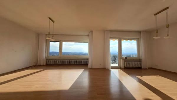 Immobilie in Vallendar - Großzügige Eigentumswohnung mit Einfamilienhauscharakter, 4-ZKB,Garage und Balkon mit Panoramablick - Bild 2