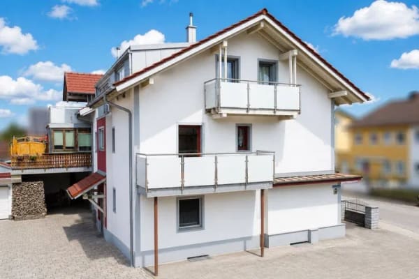 Immobilie in Emmerting - Wohnen mit Weitblick - großzügiges Zuhause mit zusätzlichen Vermietungsmöglichkeiten - Bild 0