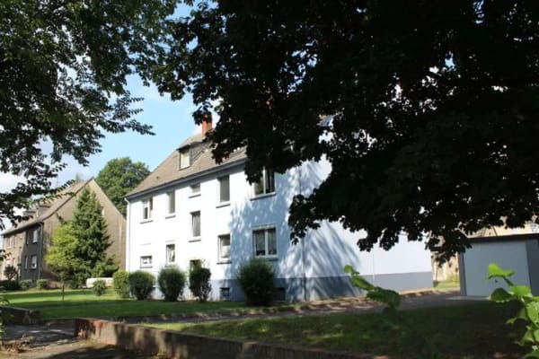 Immobilie in Bottrop - Das Objekt ist ein klassisches Mehrfamilienhaus in ruhiger Lage von Bottrop. - Bild 0