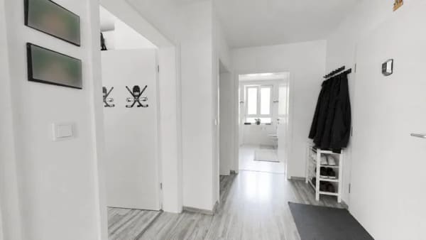 Immobilie in Burgau - Gepflegte 3 Zimmerwohnung 1.OG und Wohnung im großzügigem, ausgebautem Dachgeschoss - ZWEI Eingänge - Bild 4
