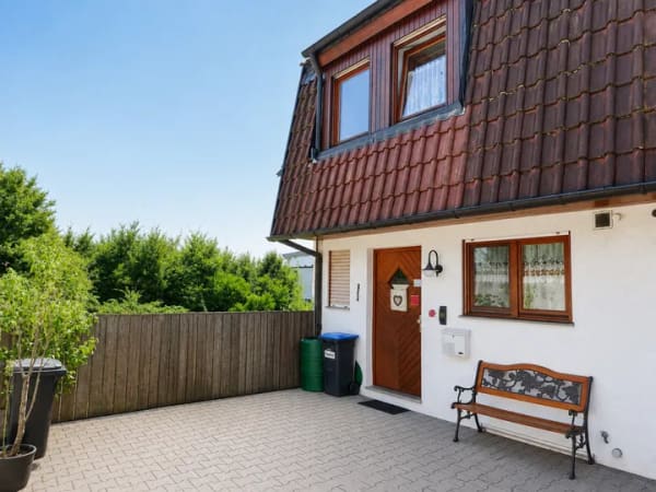 Immobilie in Hochdorf - Viel Platz für die ganze Familie – 5,5 Zimmer, Garten und Garage - Bild 0
