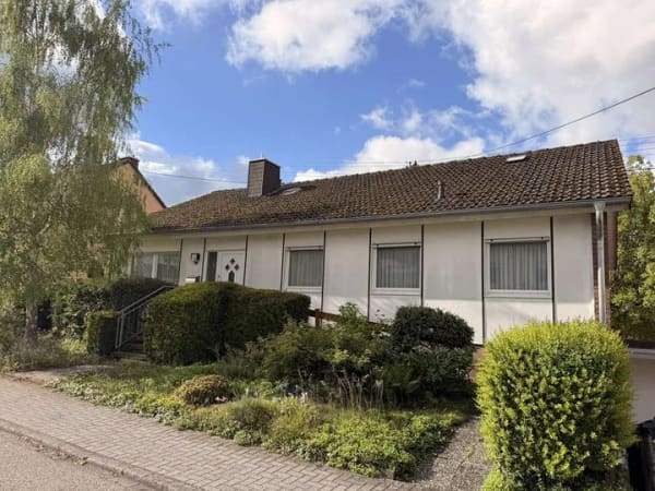 Immobilie in Simmern/Hunsrück - Simmern-WW! 
Großzügiges Ein- bis Zweifamilienhaus mit viel Potenzial in ruhiger Lage - Bild 0