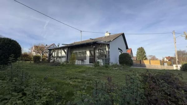 Immobilie in Hilgertshausen-Tandern - Großzügiges Einfamilienhaus mit traumhaftem Garten zu verkaufen - Bild 0