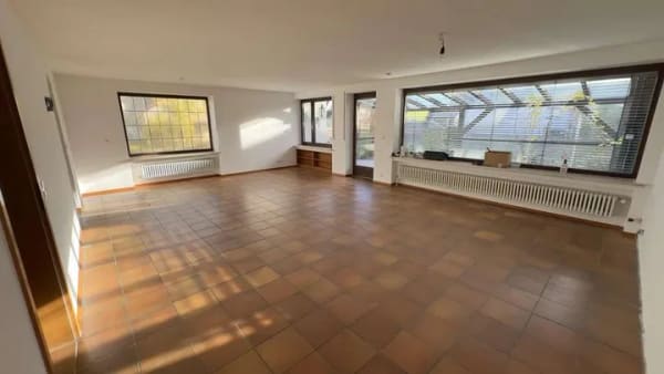 Immobilie in Hilgertshausen-Tandern - Großzügiges Einfamilienhaus mit traumhaftem Garten zu verkaufen - Bild 4
