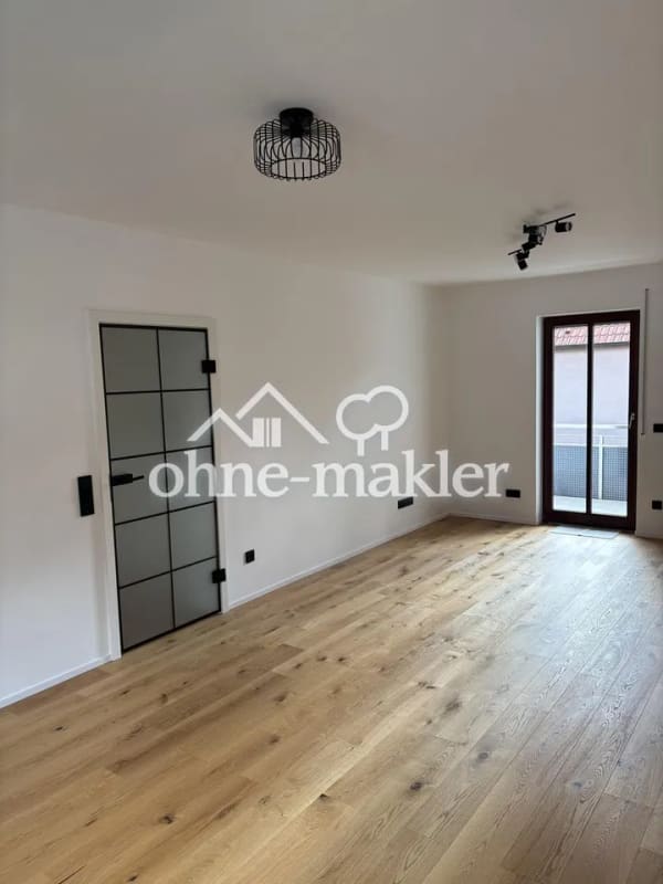 Immobilie in Gerolzhofen - 2-Zimmerwohnung frisch saniert Innenstadt Gerolzhofen ab sofort bezugsbereit - Bild 1