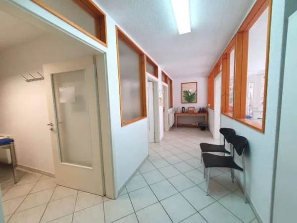 Immobilie in Bad Dürrheim - Wohnen oder Gewerbe/Praxis - flexibel nutzbar - Stellplatz - Bad Dürrheim - Bild 3