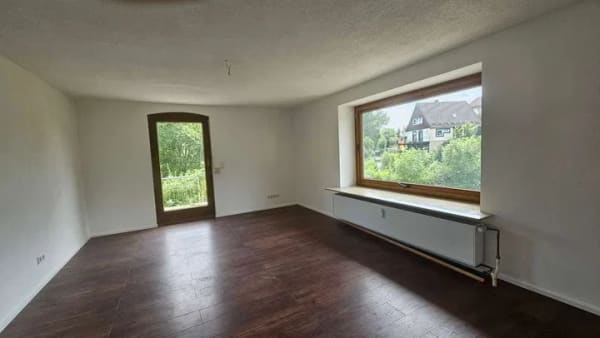 Immobilie in Alpirsbach - Einziehen, vermieten oder beides – Dreifamilienhaus mit großem Garten in Alpirsbach - Bild 4