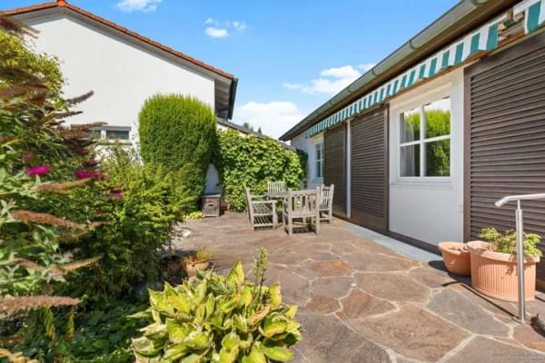 Immobilie in Alling - GEORGI: Großer Garten, sonnige Terrasse, Wohnen auf einer Etage mit Aufstockungsmöglichkeit - Bild 0