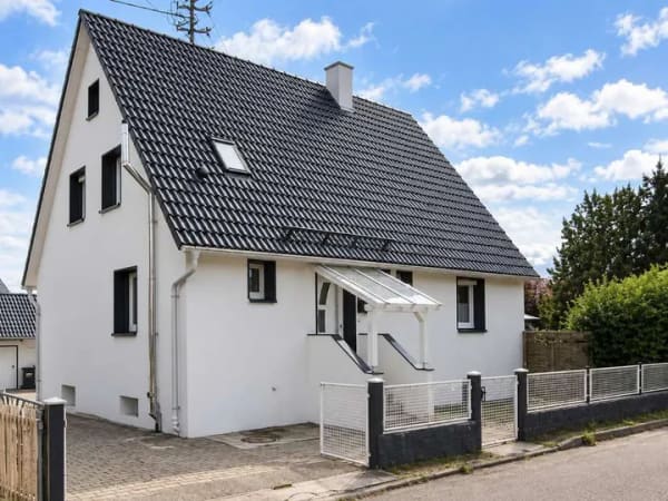 Immobilie in Neresheim - Modernisiertes Einfamilienhaus mit großem Garten - viel Platz für die ganze Familie" - Bild 1
