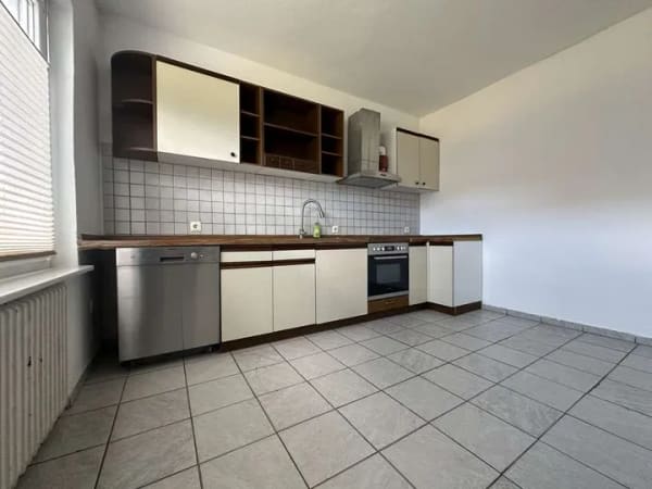 Immobilie in Bremervörde - Teils sanierungsbedürftiges Wohnensemble mit vermietetem Gebäudeteil in einem Ortsteil von BRV - Bild 2