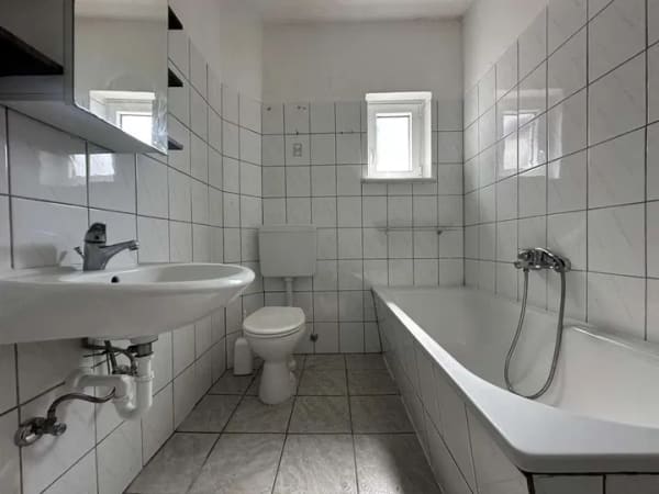Immobilie in Bremervörde - Teils sanierungsbedürftiges Wohnensemble mit vermietetem Gebäudeteil in einem Ortsteil von BRV - Bild 3