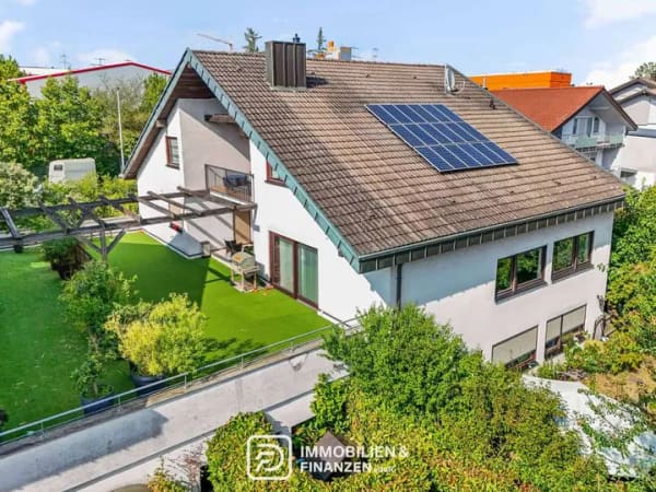 Immobilie in Leingarten - Großzügiges Wohndomizil mit Einliegerwohnung, Wellnessbereich & idyllischem Garten in Leingarten - Bild 2