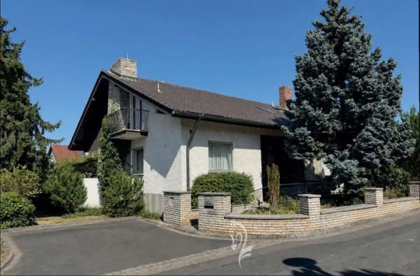 Immobilie in Eibelstadt - Viel Platz für die Familie – großzügiges Haus mit Garten und Ausbaupotenzial im UG - Bild 0