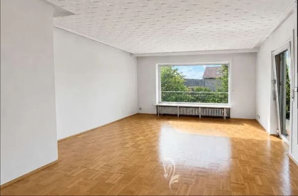 Immobilie in Eibelstadt - Viel Platz für die Familie – großzügiges Haus mit Garten und Ausbaupotenzial im UG - Bild 4