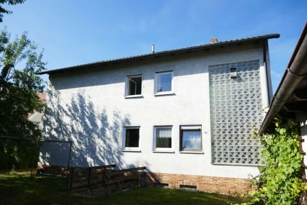 Immobilie in Pfreimd - Grosszügiges Zweifamilienhaus mit grossem bebaubarem Garten - Bild 2