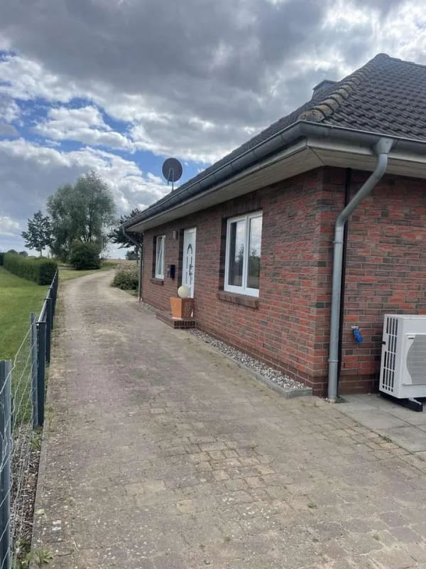 Immobilie in Kalkhorst - Schöner heller Winkelbungalow in Ostseenähe- Einziehen und Wohlfühlen - Bild 1