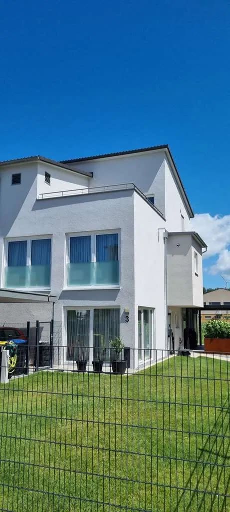 Immobilie in Wolpertswende - Einziehen und Wohlfühlen. Neuwertige, moderne DHH in Mochenwangen - Bild 0