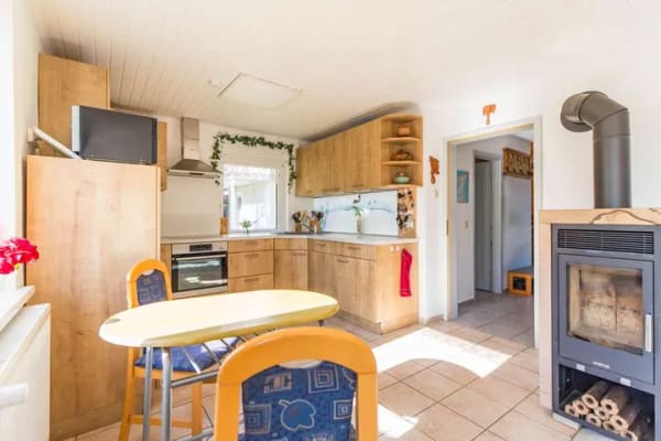 Immobilie in Dranske - Wasser- u. Feldrandlage! Photovoltaik & Kamin - Einfamilienhaus u. Nebengebäude in Dranske-Starrvitz - Bild 4