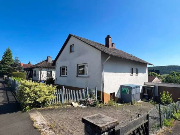 Immobilie in Biebertal - Provisionsfrei!! Einfamilienhaus mit Garage und großem Garten in Biebertal - Bild 1