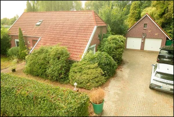 Immobilie in Uplengen - ***Ostfriesisches Fehnhaus mit großem Grundstück und viel Privatsphäre***
 - Bild 2