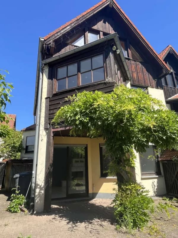 Immobilie in Linz am Rhein - großzügiges und helles Wohnhaus in zentraler Lage, perfekt als Zuhause für Familien mit Kindern  - Bild 0