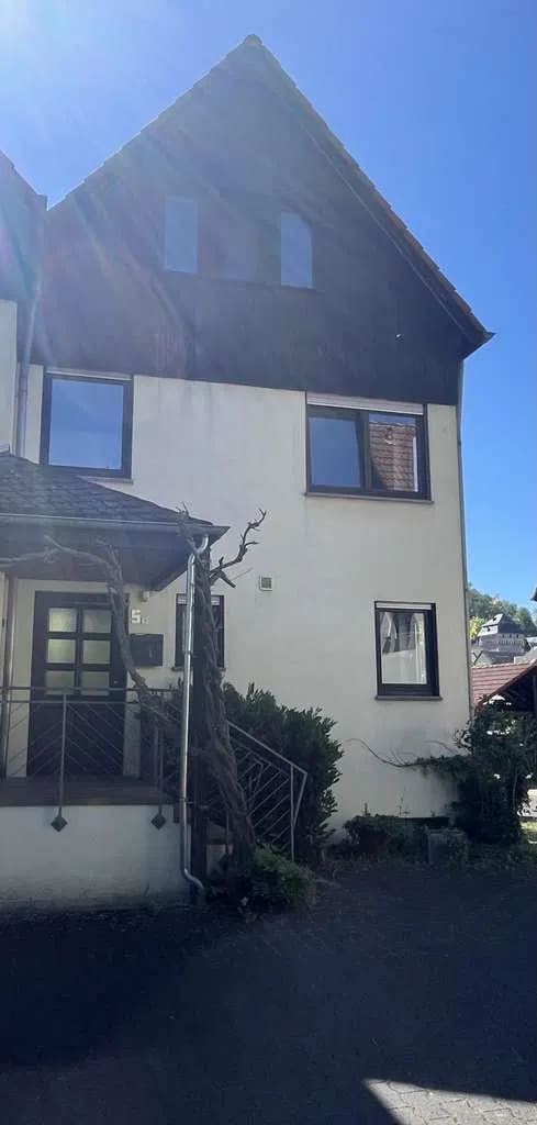 Immobilie in Linz am Rhein - großzügiges und helles Wohnhaus in zentraler Lage, perfekt als Zuhause für Familien mit Kindern  - Bild 2